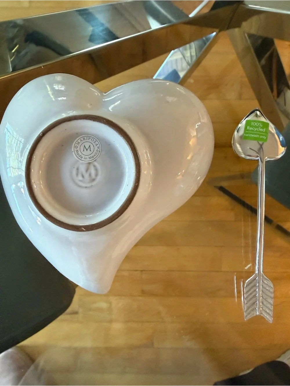Mariposa White Heart Ceramic Dish with Silver Arrow Spoon